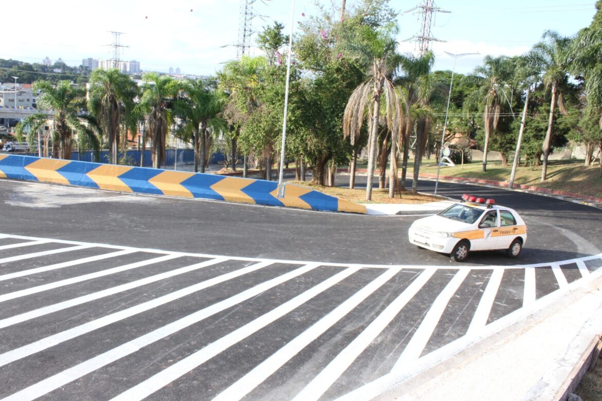 Poá inaugura viaduto Prefeito Eduardo Carlos Felippe neste sábado