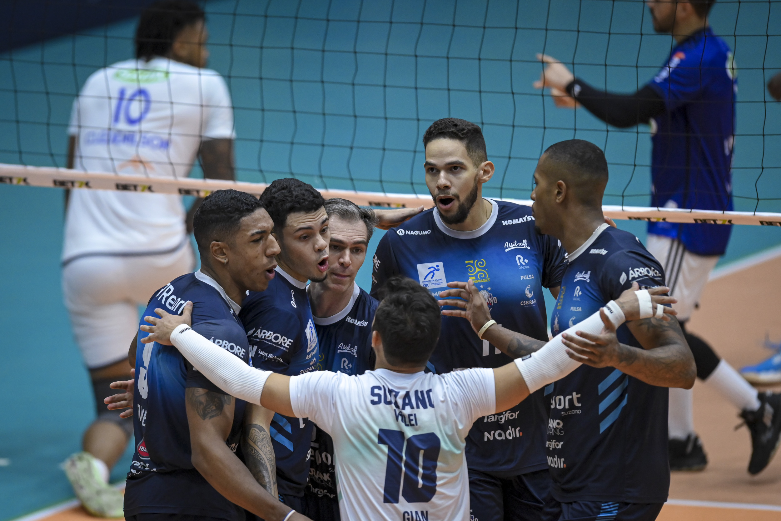 Fora de casa, Suzano Vôlei tem confronto decisivo contra Joinville