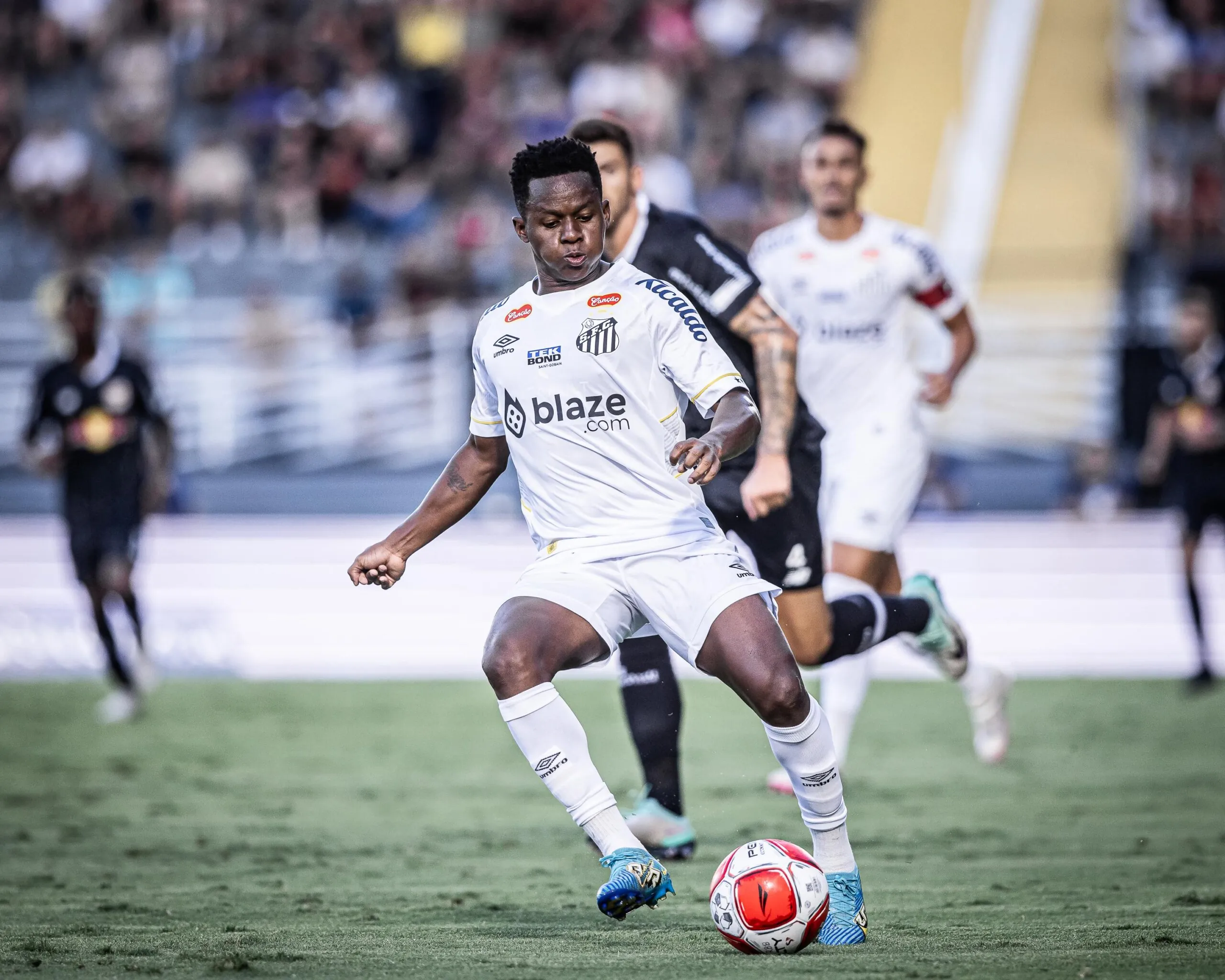 Em jogo de líderes, deu Bragantino sobre o Santos pelo Paulistão