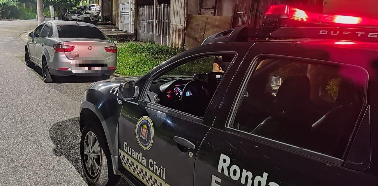 GCM de Ferraz recupera carro roubado em Poá