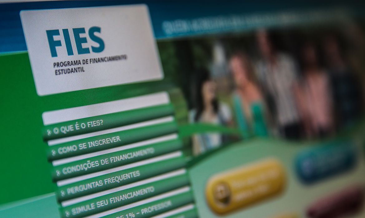 Fies tem inscrições prorrogadas até amanhã