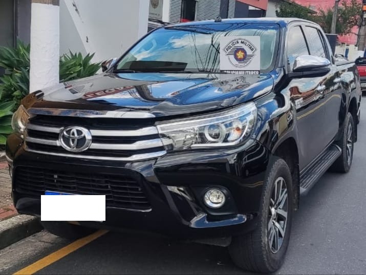 Carro 'dublê' é apreendido pela PM após suspeita de fraude