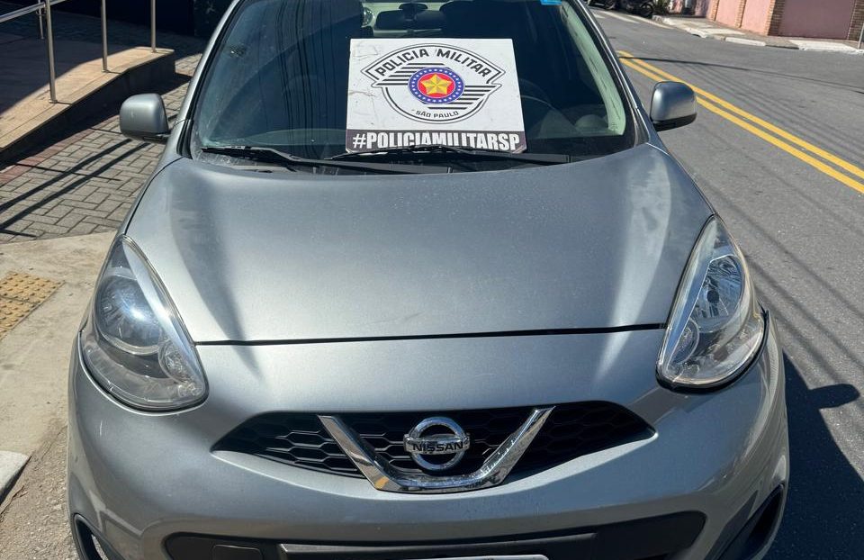 Homem é preso em Guararema dirigindo carro roubado de Jacareí
