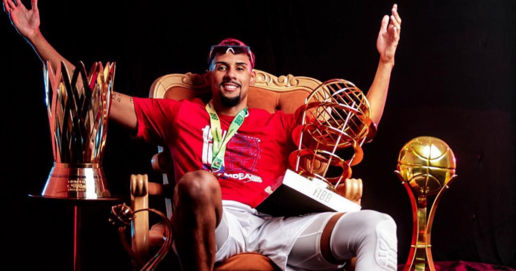 Jogador é a primeira contratação anunciada pelo Mogi Basquete | Divulgação