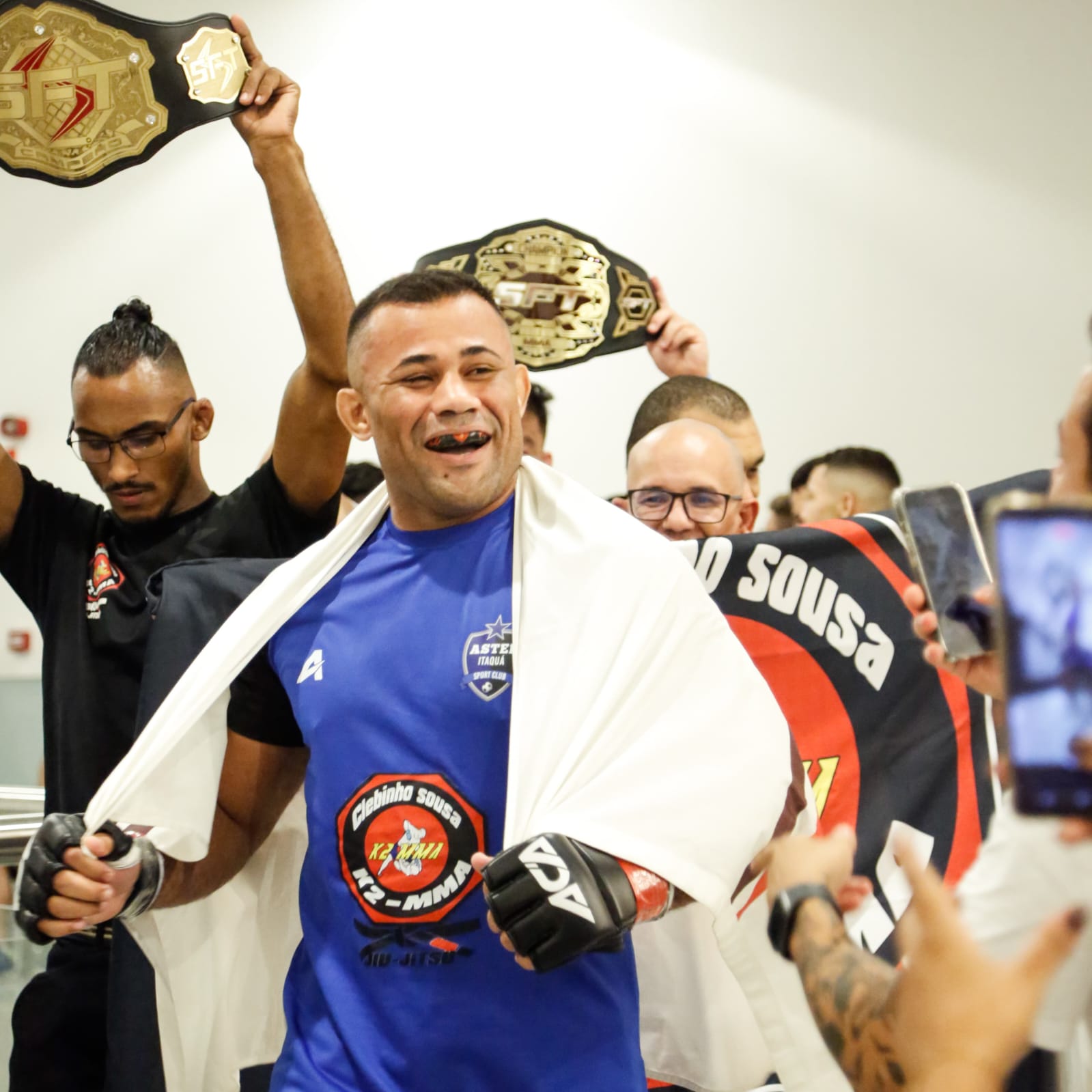Lutador de MMA de Itaquá supera desafios e conquista cinturões em 4 categorias de peso