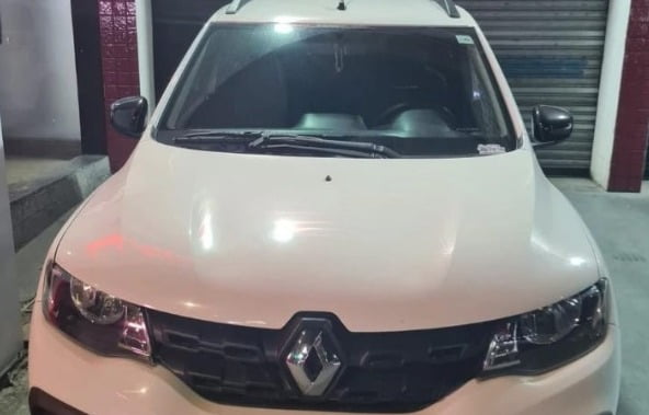 Adolescente é apreendido após roubar carro com pertences, em Mogi; comparsa está foragido