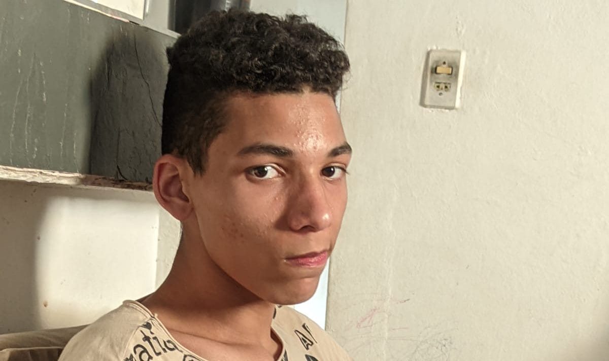 Adolescente de 17 anos desaparece em Mogi das Cruzes e família pede ajuda