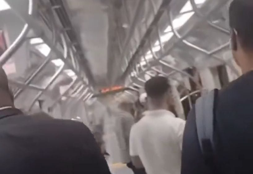 Fumaça em trem da CPTM causa tumulto e interrompe circulação na Linha 11-Coral