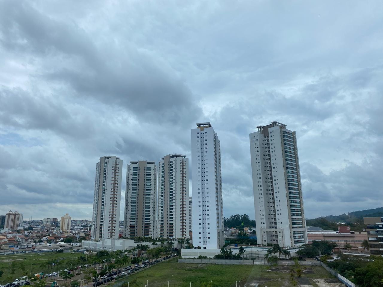Semana em Mogi será de tempo nublado e chuvoso, aponta meteorologia