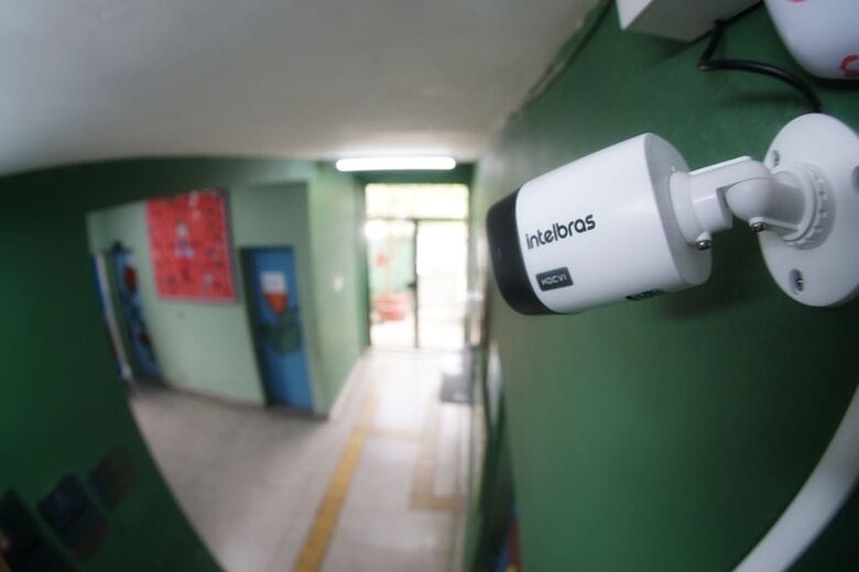 Suzano sanciona lei que obriga instalação de câmeras e alarmes em creches e escolas