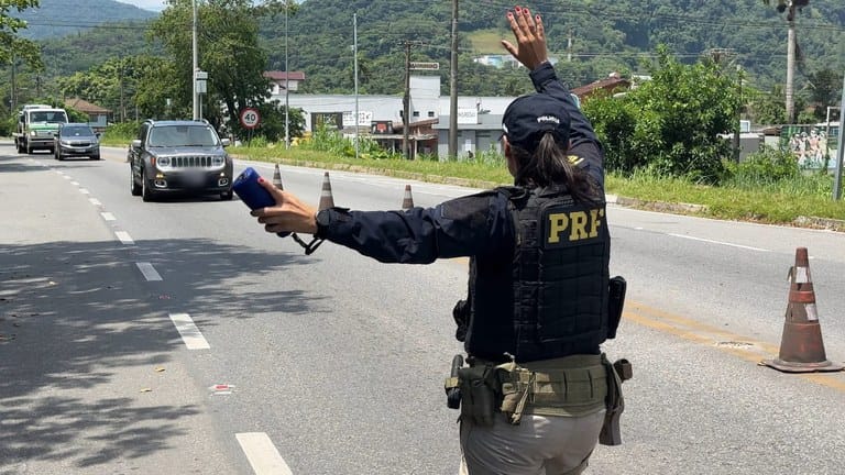 PRF irá reforçar a fiscalização nas rodovias paulistas durante o Carnaval 2025