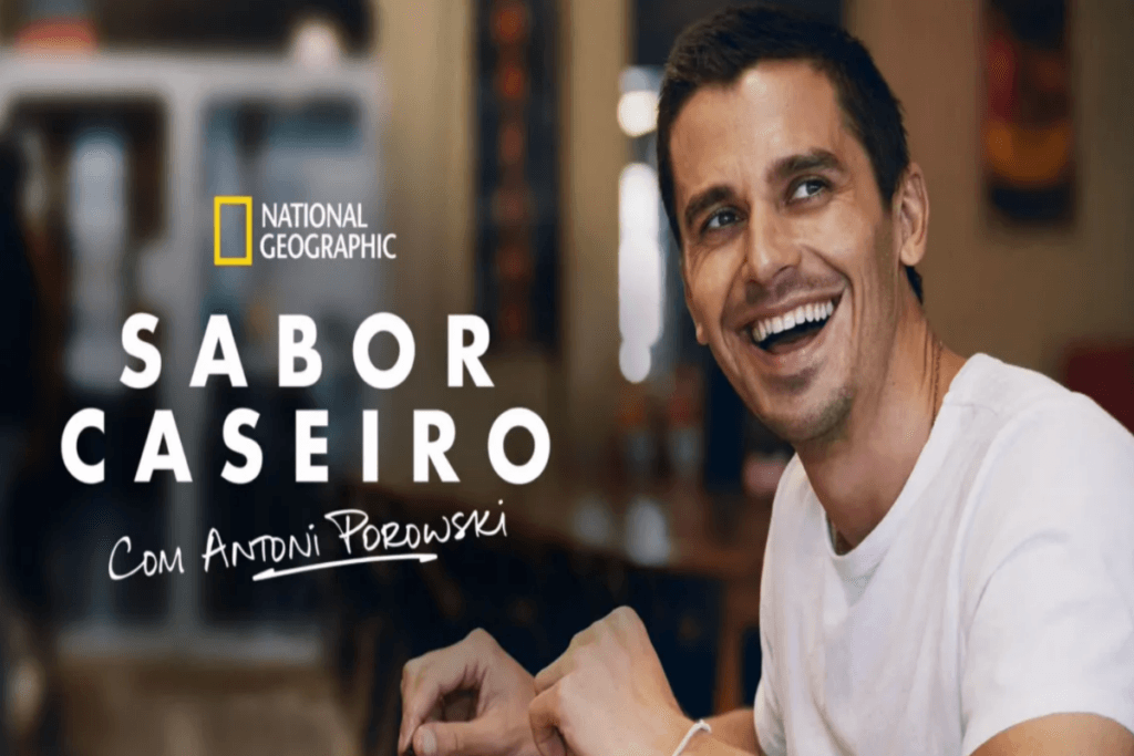 Homem comendo e sorrindo e ao lado está o nome da série