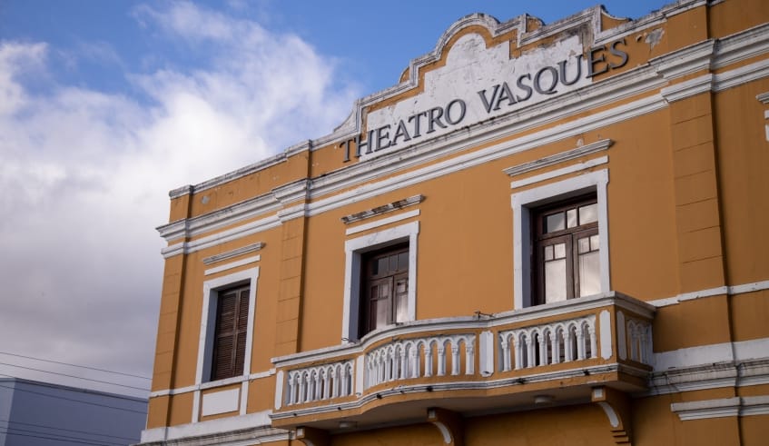 Diretor Jorge Amarob é homenageado em espetáculo no Theatro Vasques, em Mogi