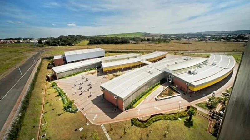 Professores do Sesi-SP iniciam greve por aumento e ganho em benefícios