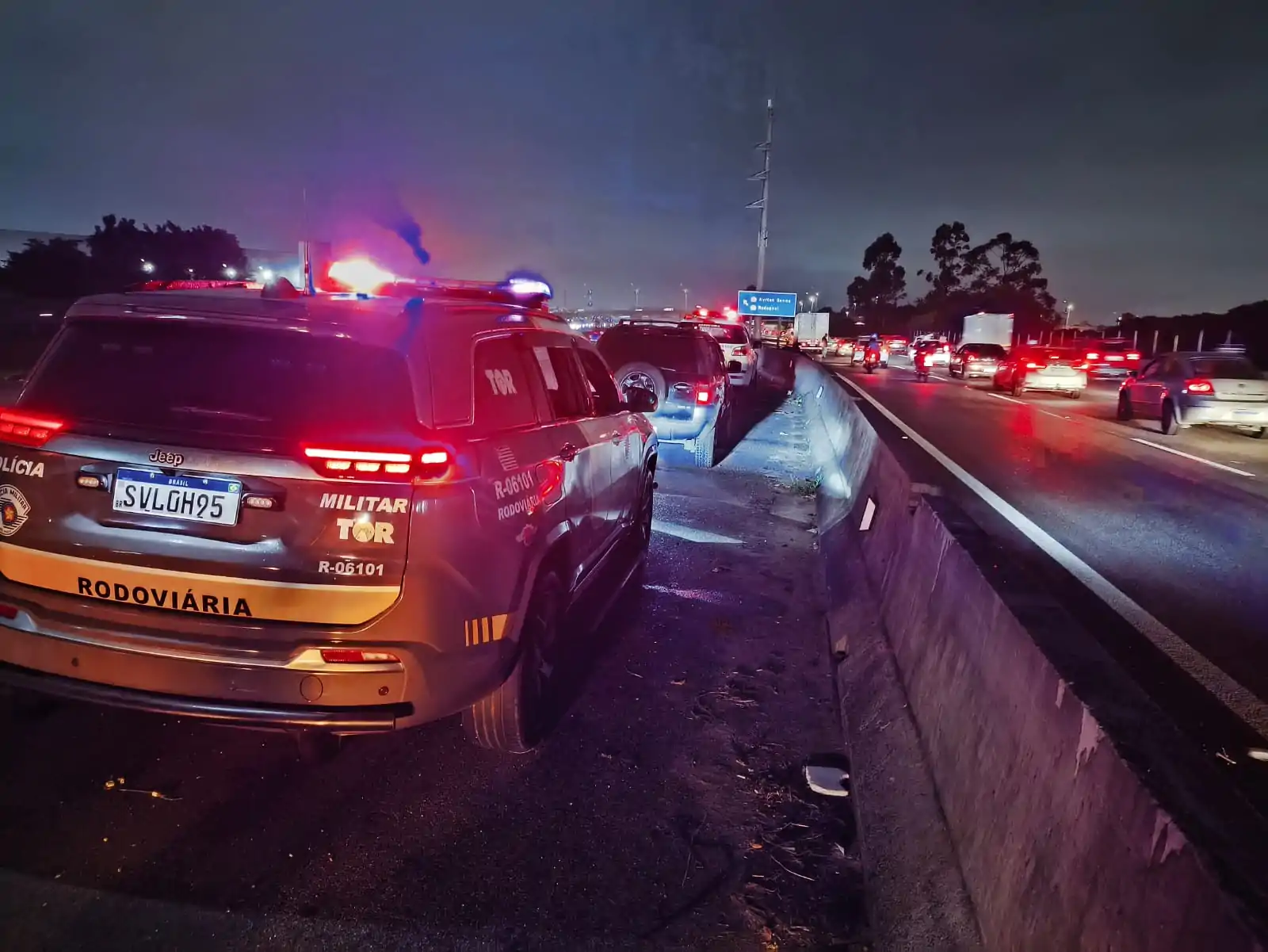 Homem vítima de sequestro é resgatado pela Polícia Rodoviária na Ayrton Senna