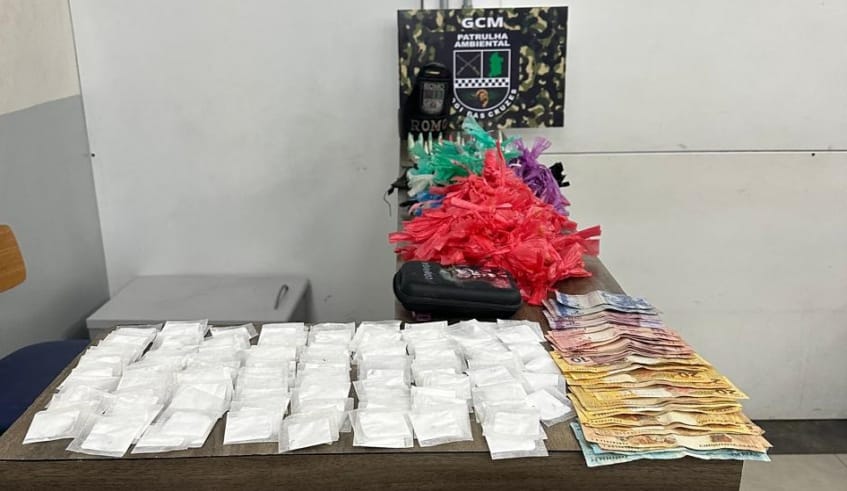 GCM de Mogi detém dois suspeitos e apreende 1,5 mil porções de drogas