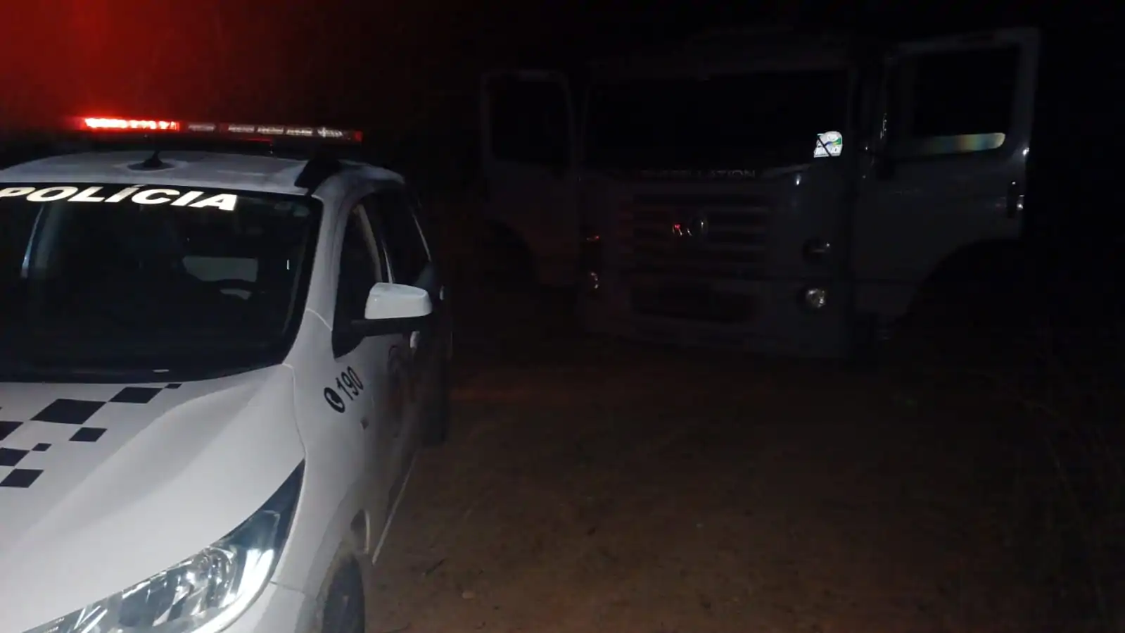 Caminhão furtado em São José dos Campos é recuperado pela PM na zona rural de Guararema