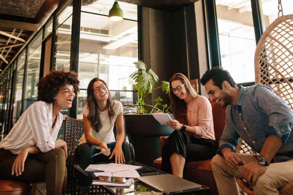 5 dicas para fazer networking no trabalho híbrido