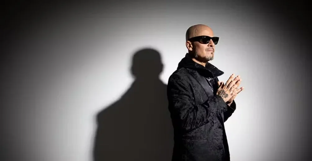 Sérgio Britto, vocalista dos Titãs, se apresenta na Festa do Divino de Mogi nesta quarta (4)