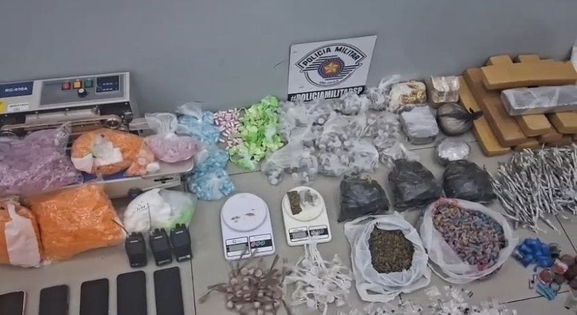 Boliviano engole 3 kg de drogas e é preso em casa bomba estourada pela PM em Mogi
