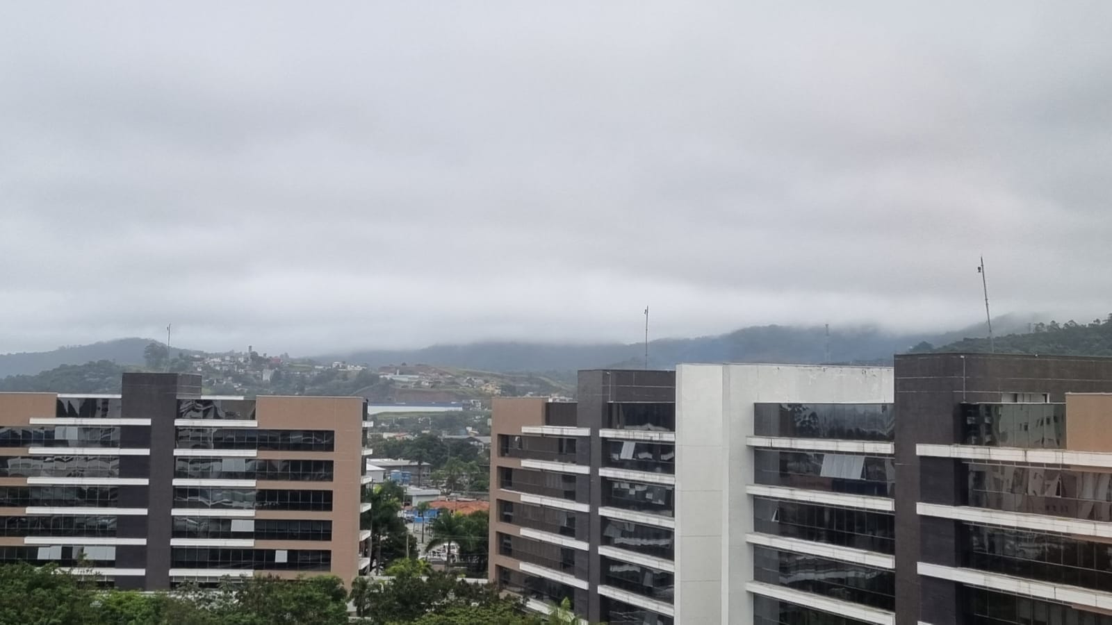 Meteorologia prevê chuva e clima ameno em Mogi neste fim de semana