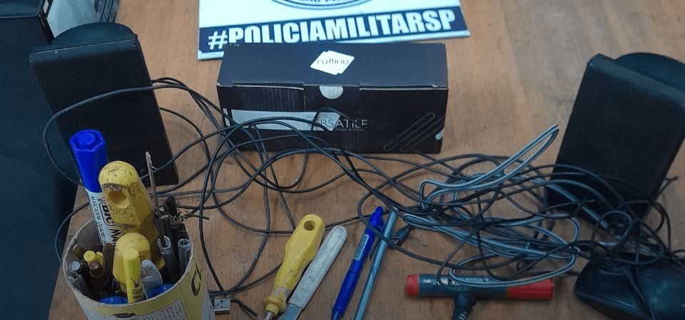 Trio é preso em flagrante durante furto a comércio em Suzano