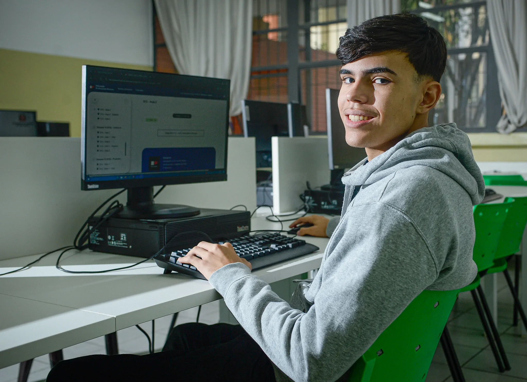 164 estudantes do Alto Tietê são contratados como estagiários do BEEM