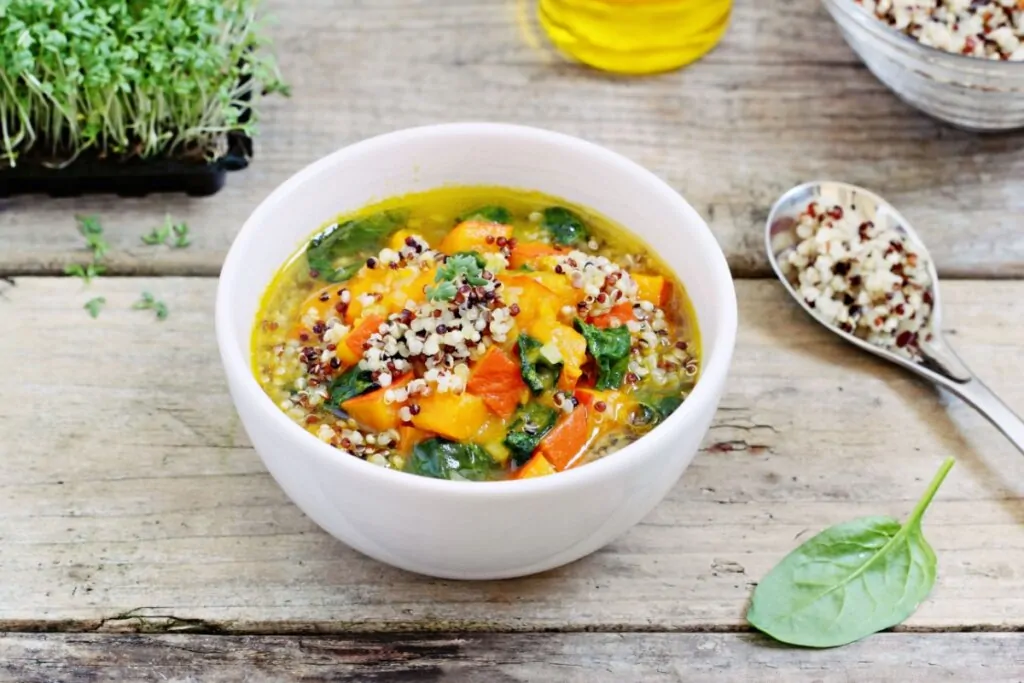 5 sopas detox e práticas para a segunda-feira