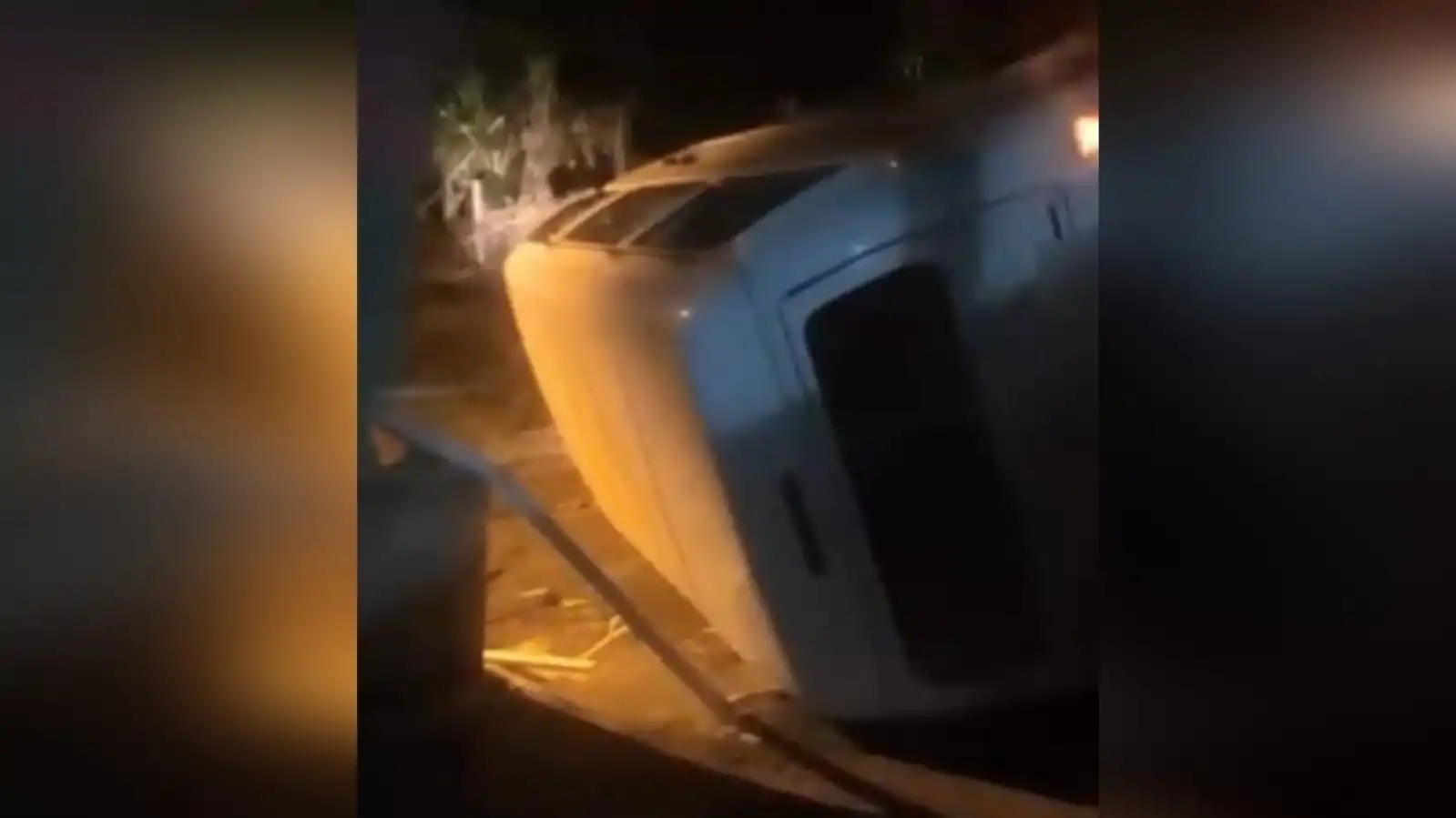 Casal de idosos capota Kombi no Botujuru, em Mogi das Cruzes
