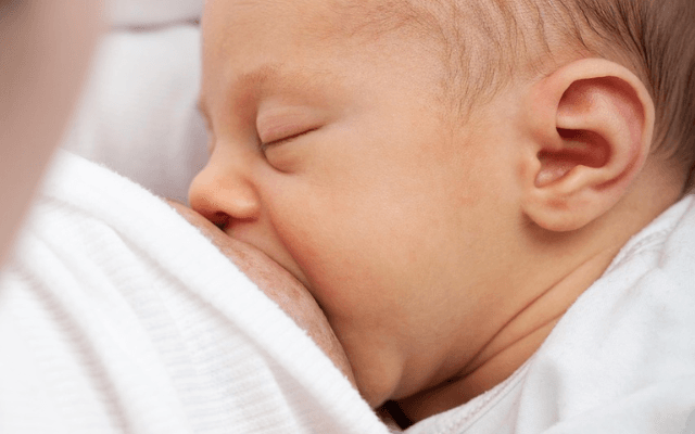 Agosto Dourado: nutricionista destaca cuidados essenciais com a amamentação