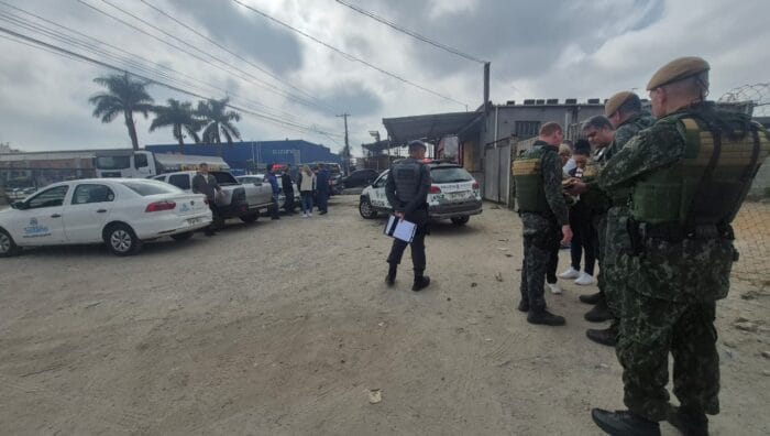 Operação interdita comércio no Miguel Badra, em Suzano, por perturbação de sossego
