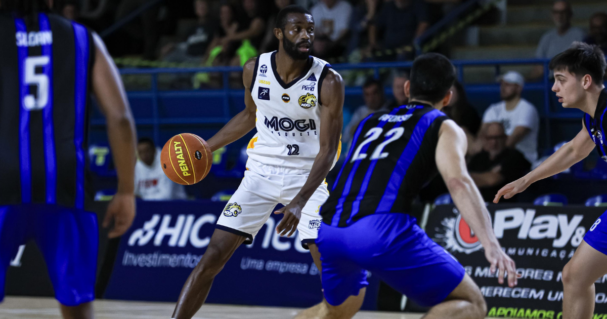 Mogi Basquete vence Pinheiros e larga na frente nas semifinais do Paulista 