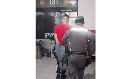 Homem é preso após importunar mulheres em quadra de Arujá