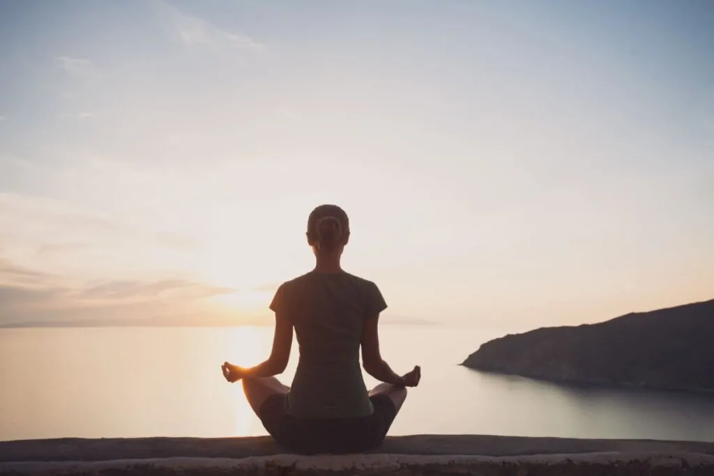 Veja os benefícios do banho de mar para a saúde mental