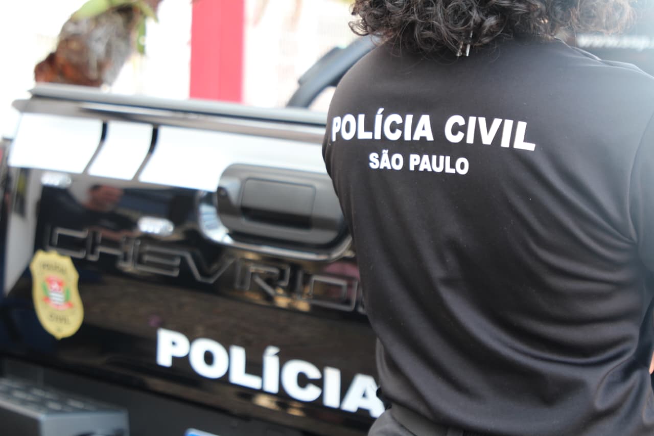 Polícia Civil fecha fábricas clandestinas de celulares no centro de São Paulo