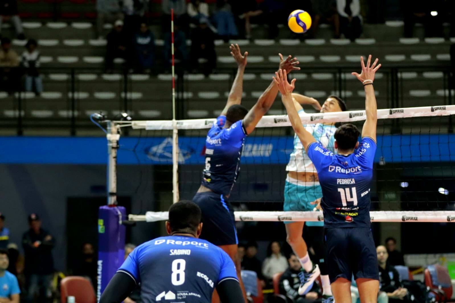 Suzano domina e vence Viapol Vôlei em sua estreia na Superliga 2025/26