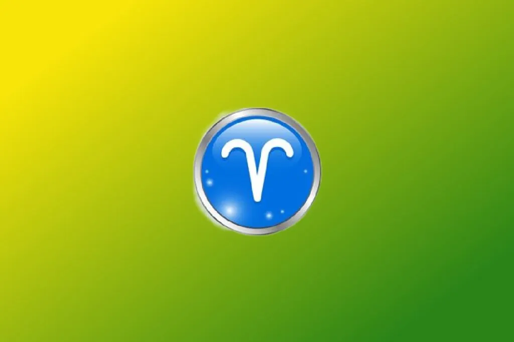 Ilustração do signo de Áries com chifres brancos curvados em círculo azul com contorno prateado sobre fundo verde e amarelo