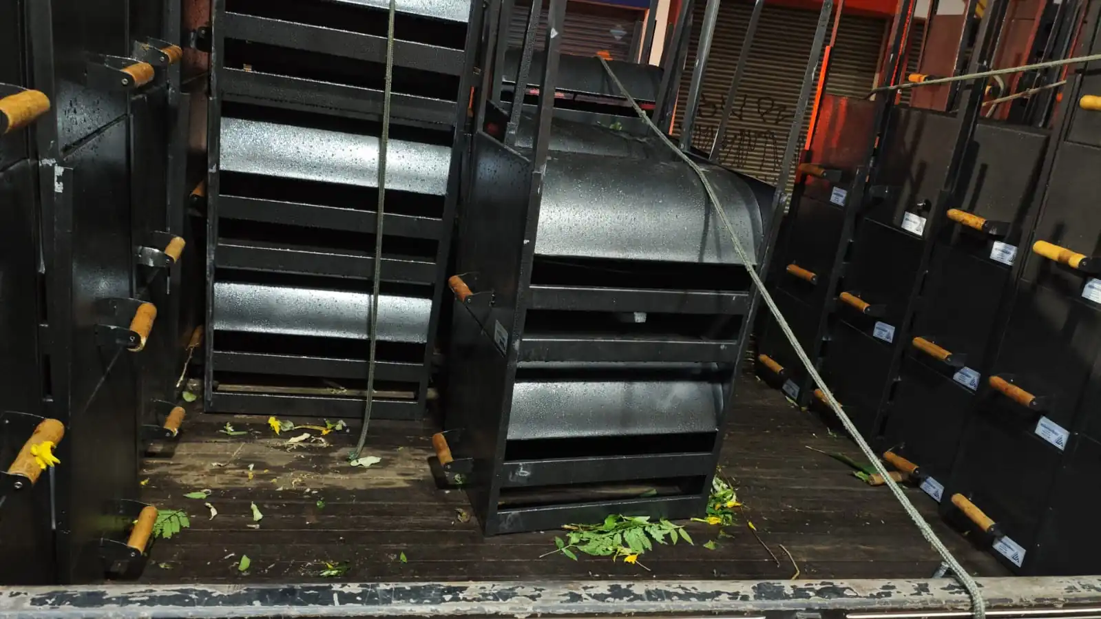 PM recupera churrasqueiras de carga roubada em Itaquaquecetuba