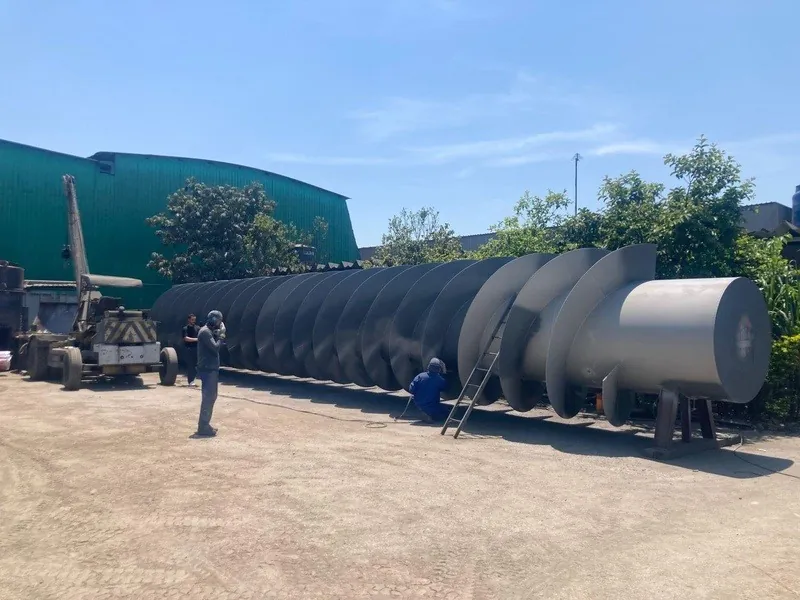 Suzano recebe bombas mecânicas com altura de prédio de 6 andares para tratamento de esgoto