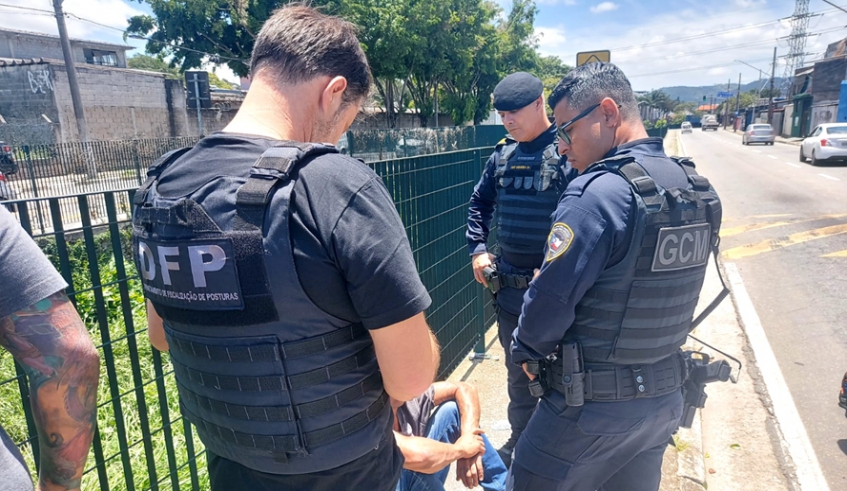 Homem é multado em R$4,7 mil após descarte irregular no Córrego do Gregório