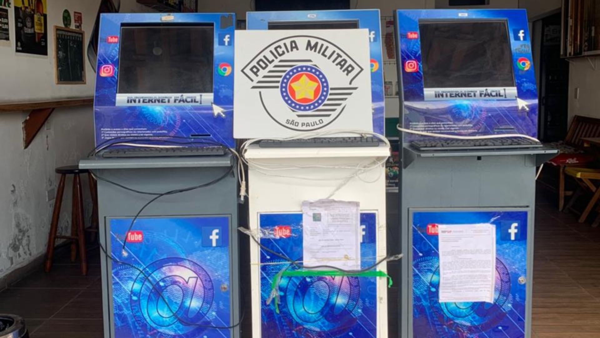 PM apreende máquinas caça-níqueis em bar de Biritiba Mirim