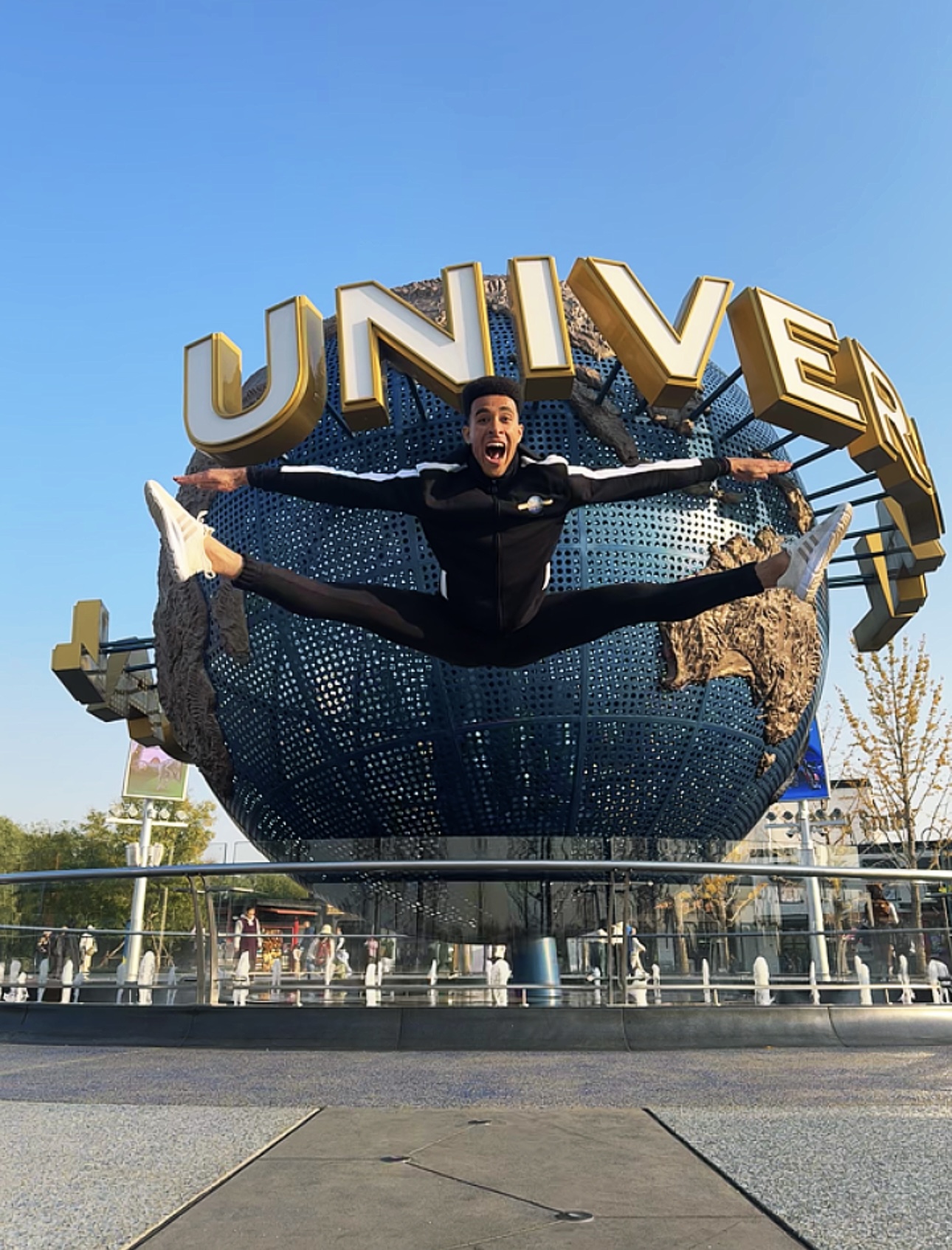 Primeiro bailarino brasileiro contratado pela Universal Studios é da zona leste