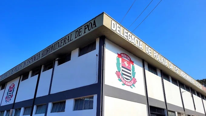 Criança morre após se afogar em piscina de condomínio em Poá
