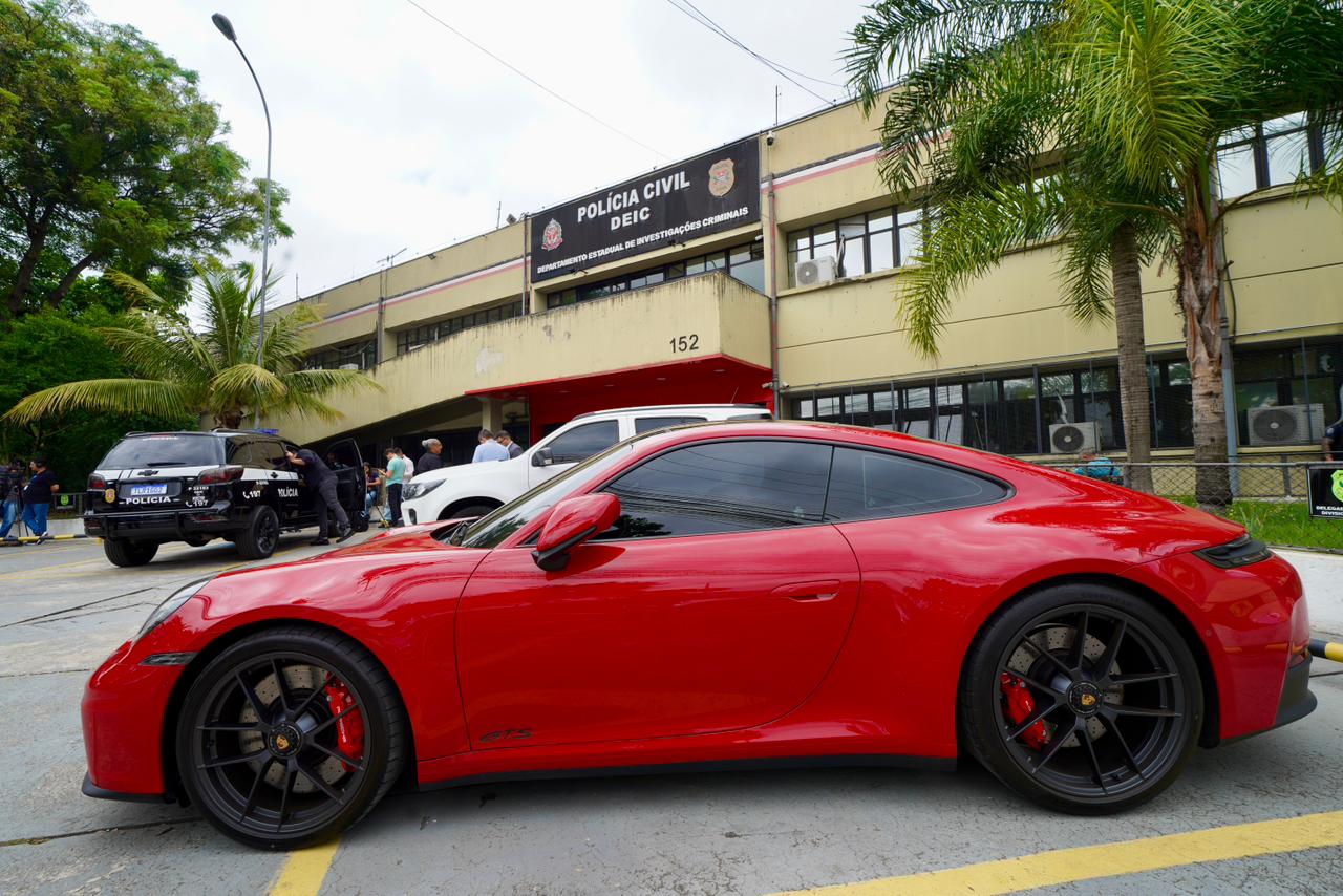 Operação contra lavagem de dinheiro em Suzano e SP apreende carros de luxo e bloqueia mais de R$ 6 bi