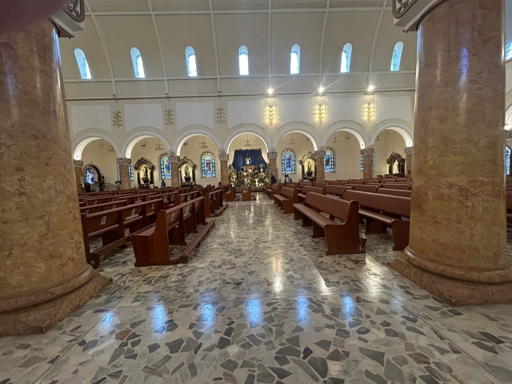 Piso da Catedral de Sant'Anna reluz após limpeza da Padrão Serviços | Divulgação
