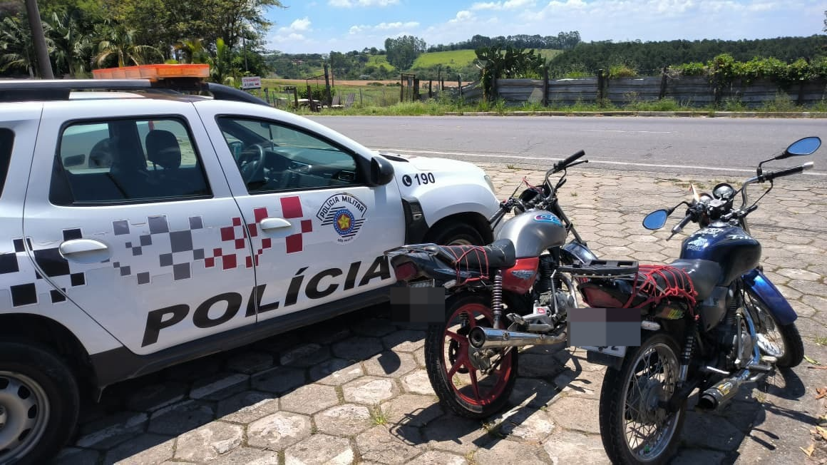 Adolescentes são apreendidos pilotando motos em rodovia em Biritiba Mirim