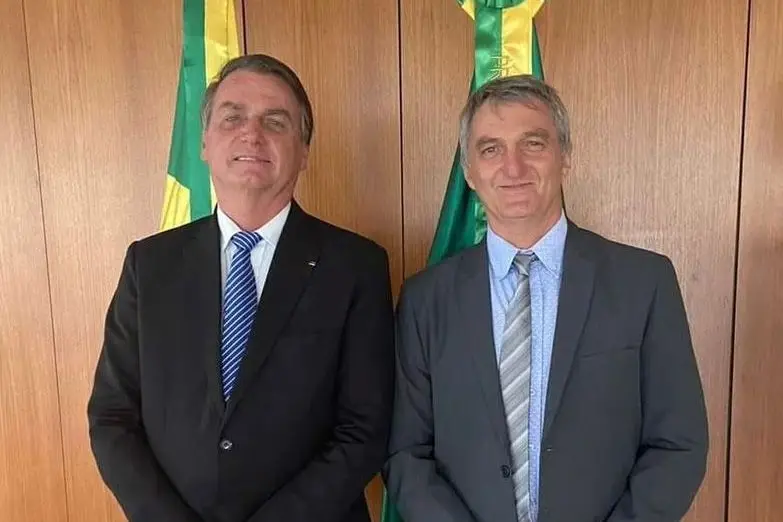 Bolsonaro e irmão acertam quadra da Mega da Virada com aposta no '13': 'dessa vez não saiu o 22'
