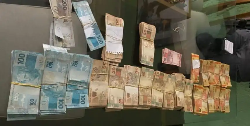 Dinheiro apreendido em espécie pela PM | Divulgação