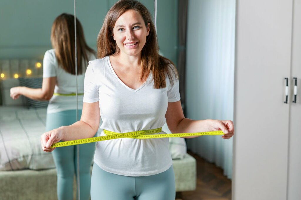 Espinheira-santa: 8 benefícios para a saúde e como usá-la