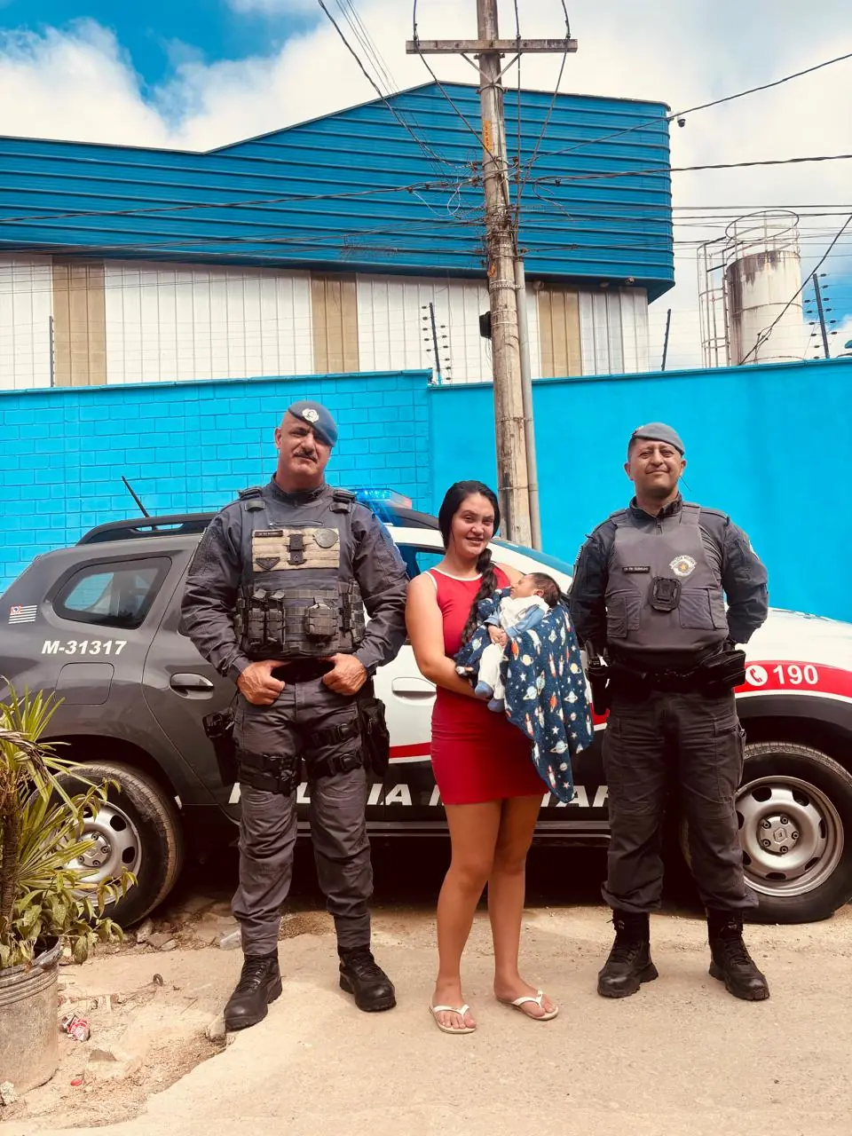 Bebê de 10 dias é salvo após se engasgar em Santa Isabel